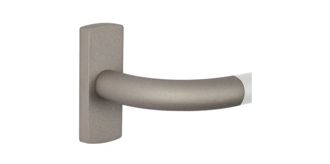 Tringle à rideaux Bastide Corner de chez Houles modèle gris fumé simple